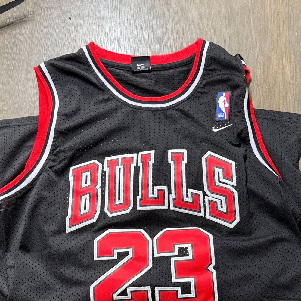 Michael Jordan Bulls size large Nike jersey